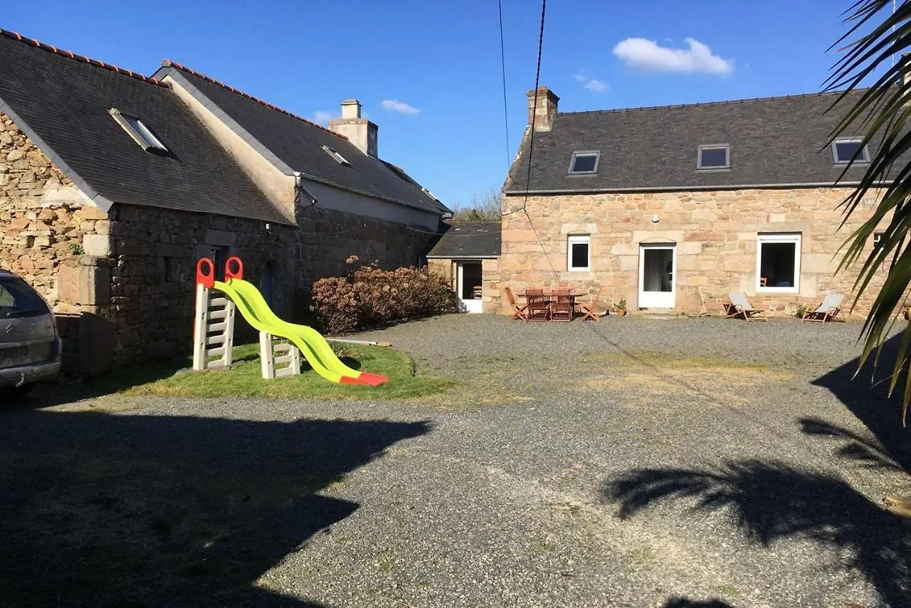 Maison Bretonne Renovee Wifi Avec Grand Jardin A Trebeurden - Ref 675